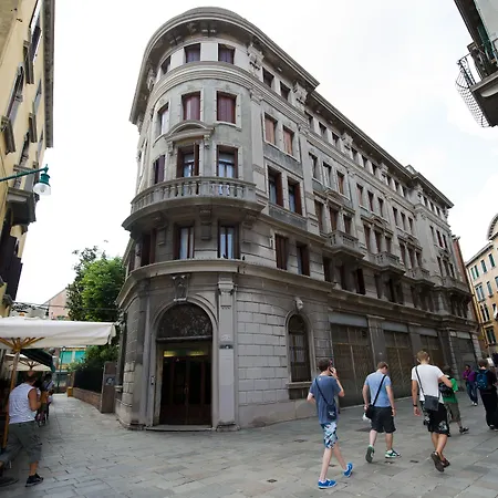 Vandrerhjem Domus Civica *