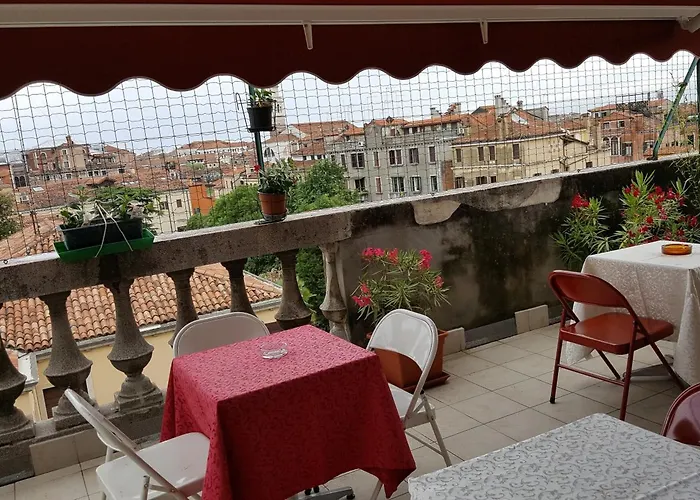 Domus Civica Hostel *