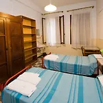 Ostello Domus Civica *