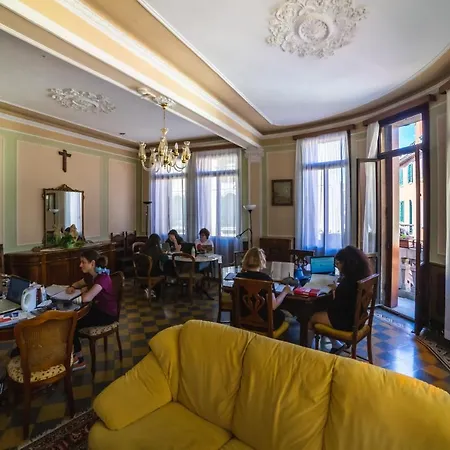 Domus Civica Хостел