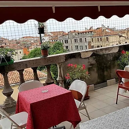Domus Civica