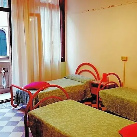 Hostel Domus Civica