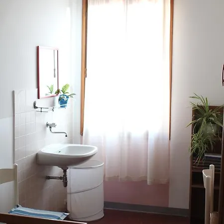 Domus Civica Хостел Венеция