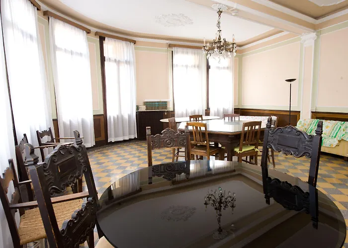 Domus Civica Albergue Veneza