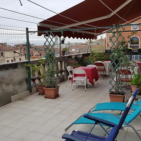 Hostel Domus Civica *